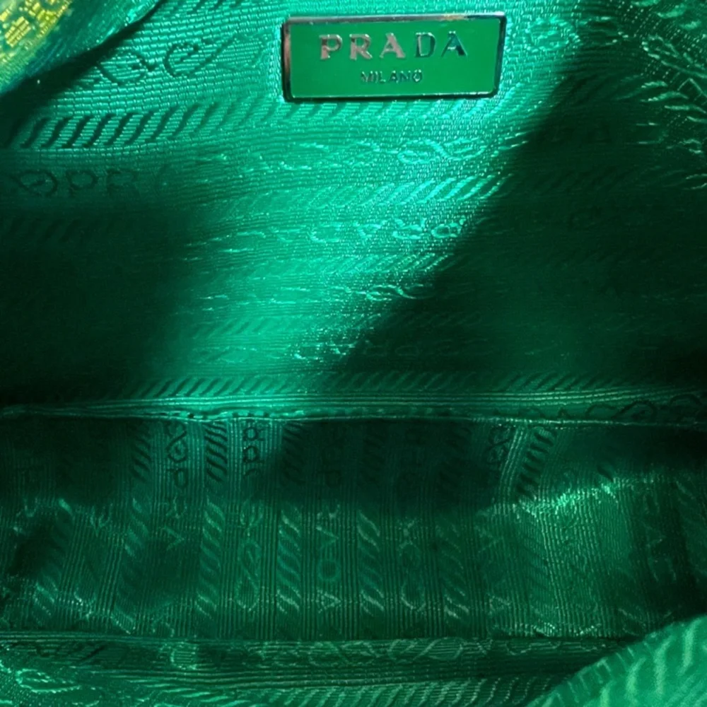 Prada Mini Re-edition 2000 - Picture 7 of 7